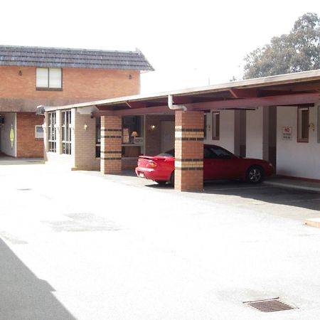 Canberra Lyneham Motor Inn Eksteriør bilde