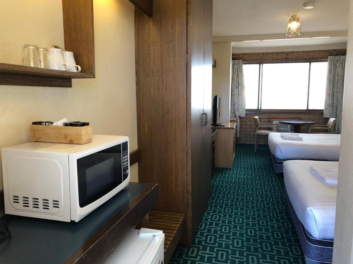 Canberra Lyneham Motor Inn Eksteriør bilde