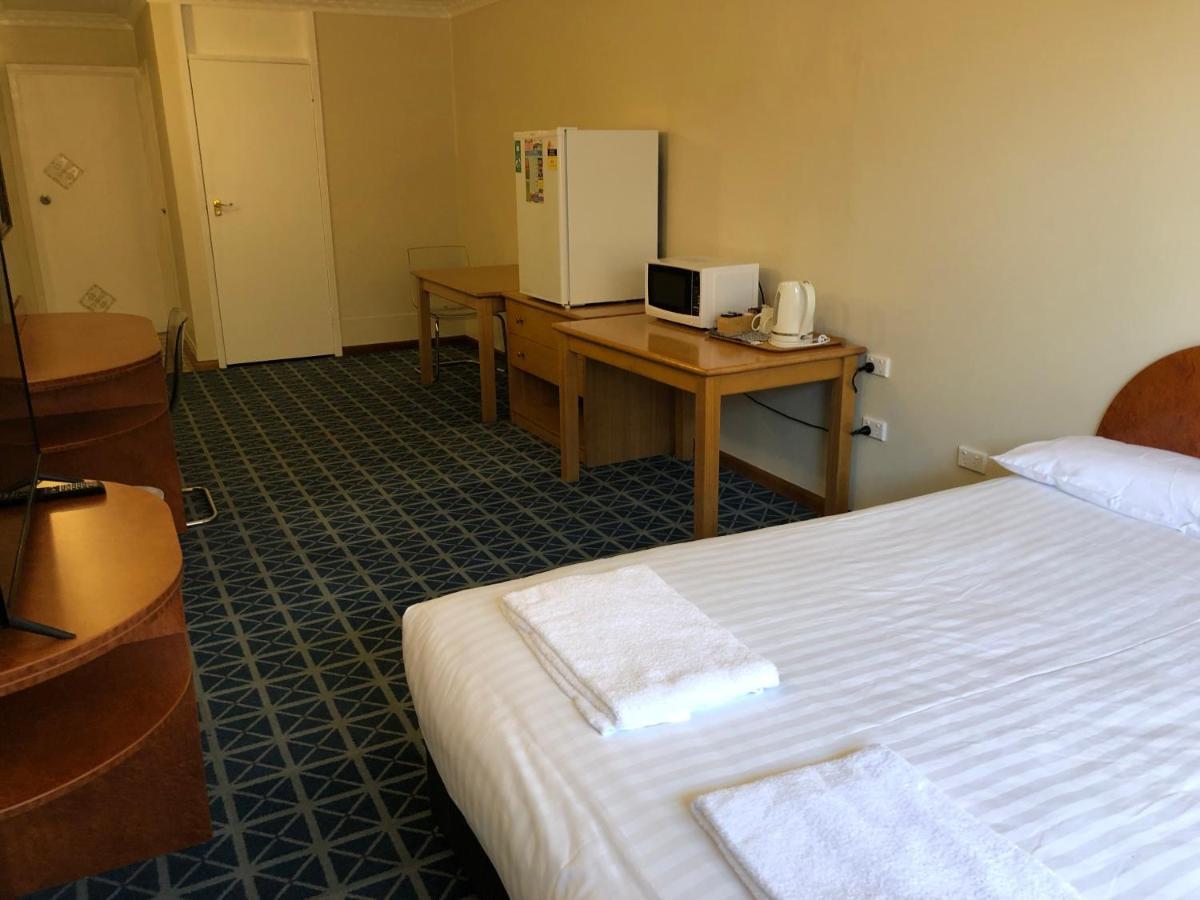 Canberra Lyneham Motor Inn Eksteriør bilde