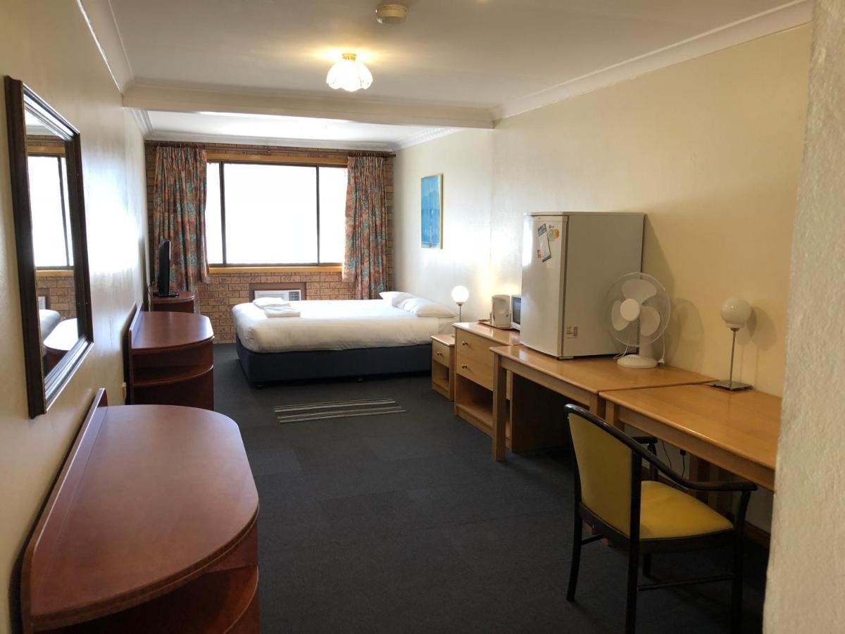 Canberra Lyneham Motor Inn Eksteriør bilde