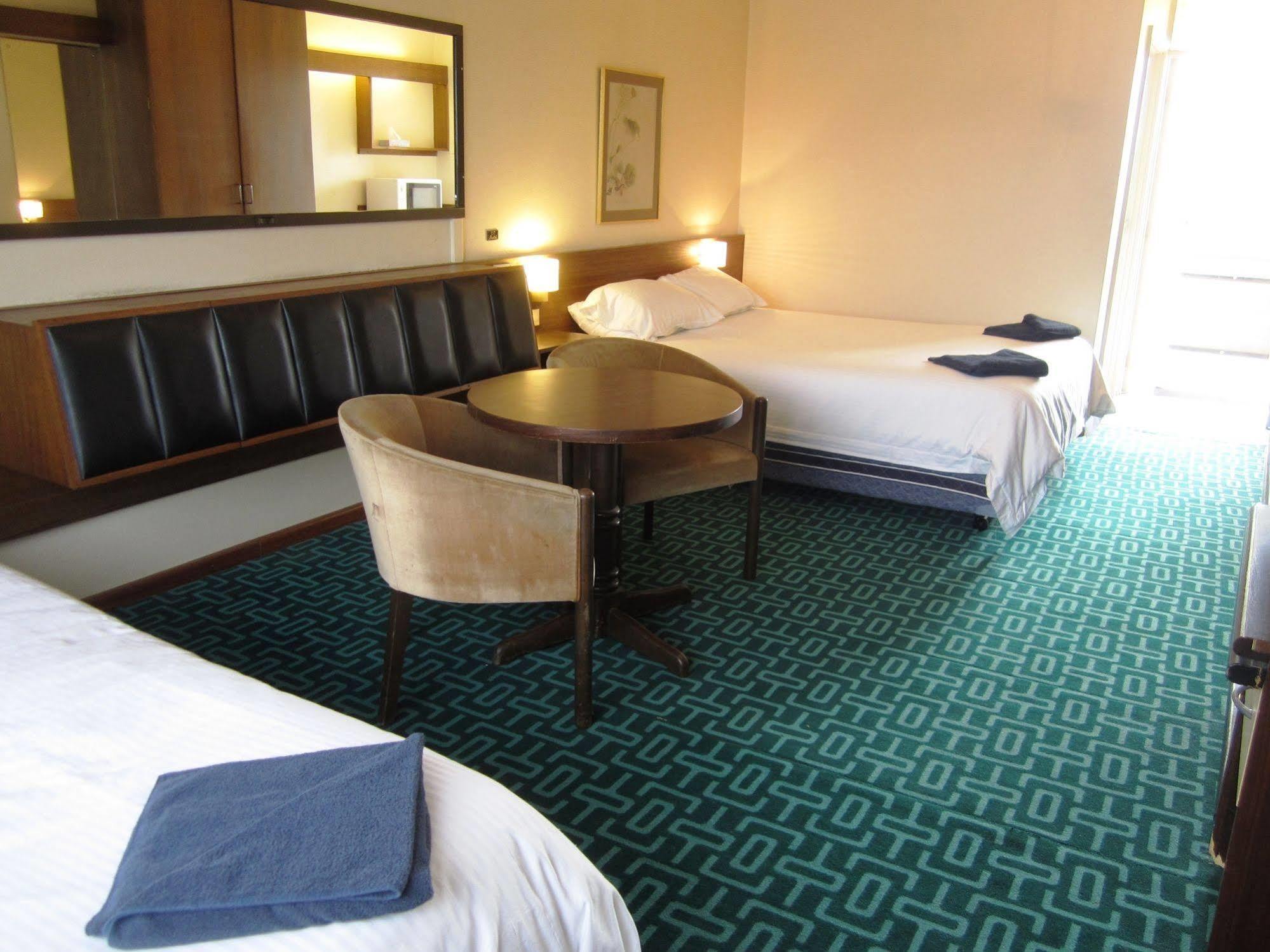 Canberra Lyneham Motor Inn Eksteriør bilde