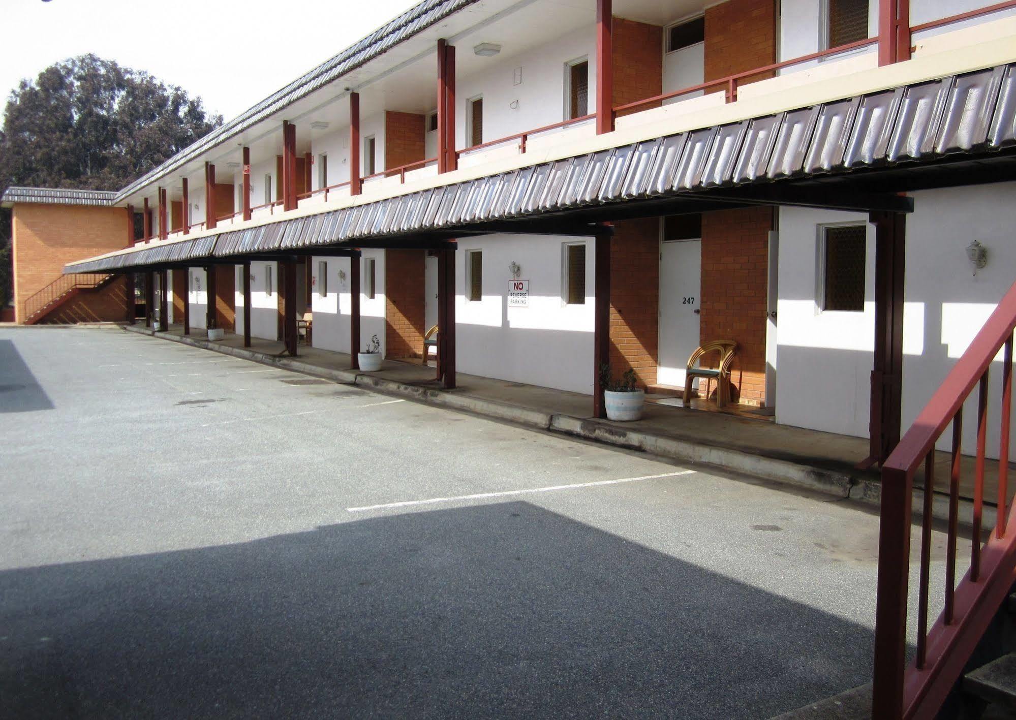 Canberra Lyneham Motor Inn Eksteriør bilde